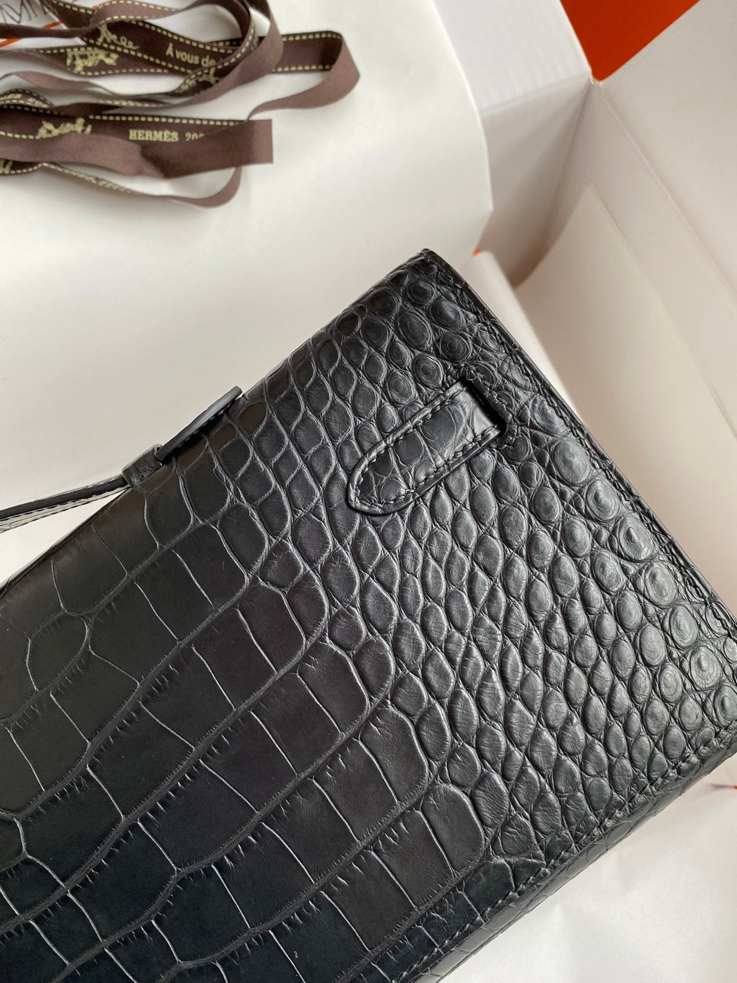 KELLY CUT 31 IN BLACK ALLIGATOR LEATHER WITH SILVER HARDWARE (MADE-TO-ODER)