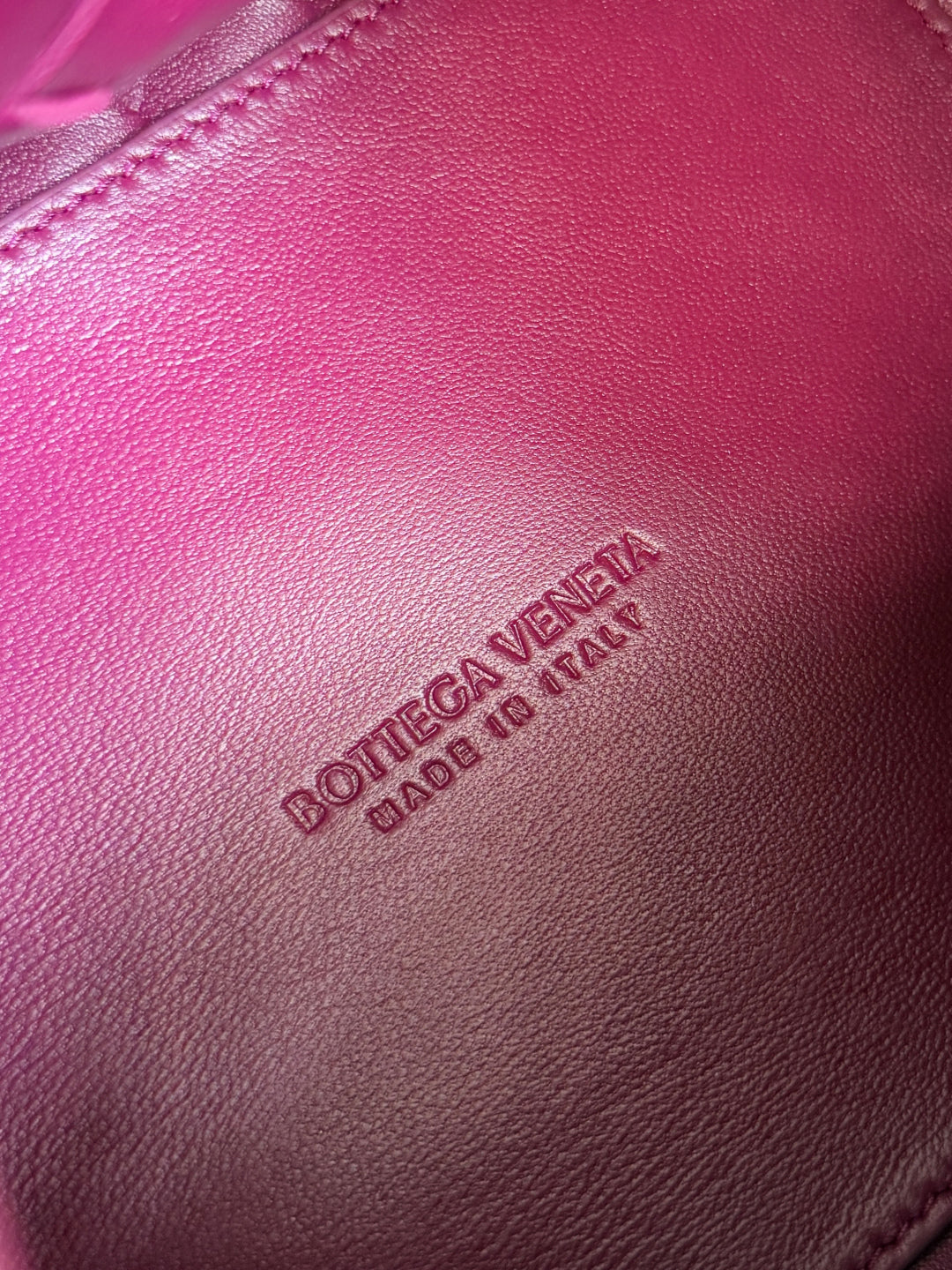 BOTTEGA VENETA 25S SMALL PARACHUTE 21 IN RASPBERRY PINK CALFSKIN GOLD HARDWARE