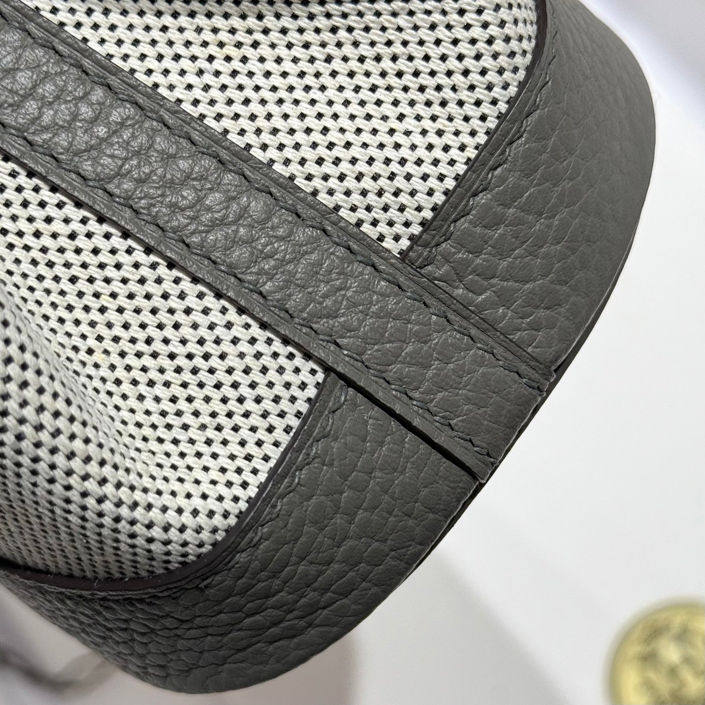 GARDEN PARTY 23CM IN WHITE TOILETS COTTON CANVAS AND GREY CALFSKIN