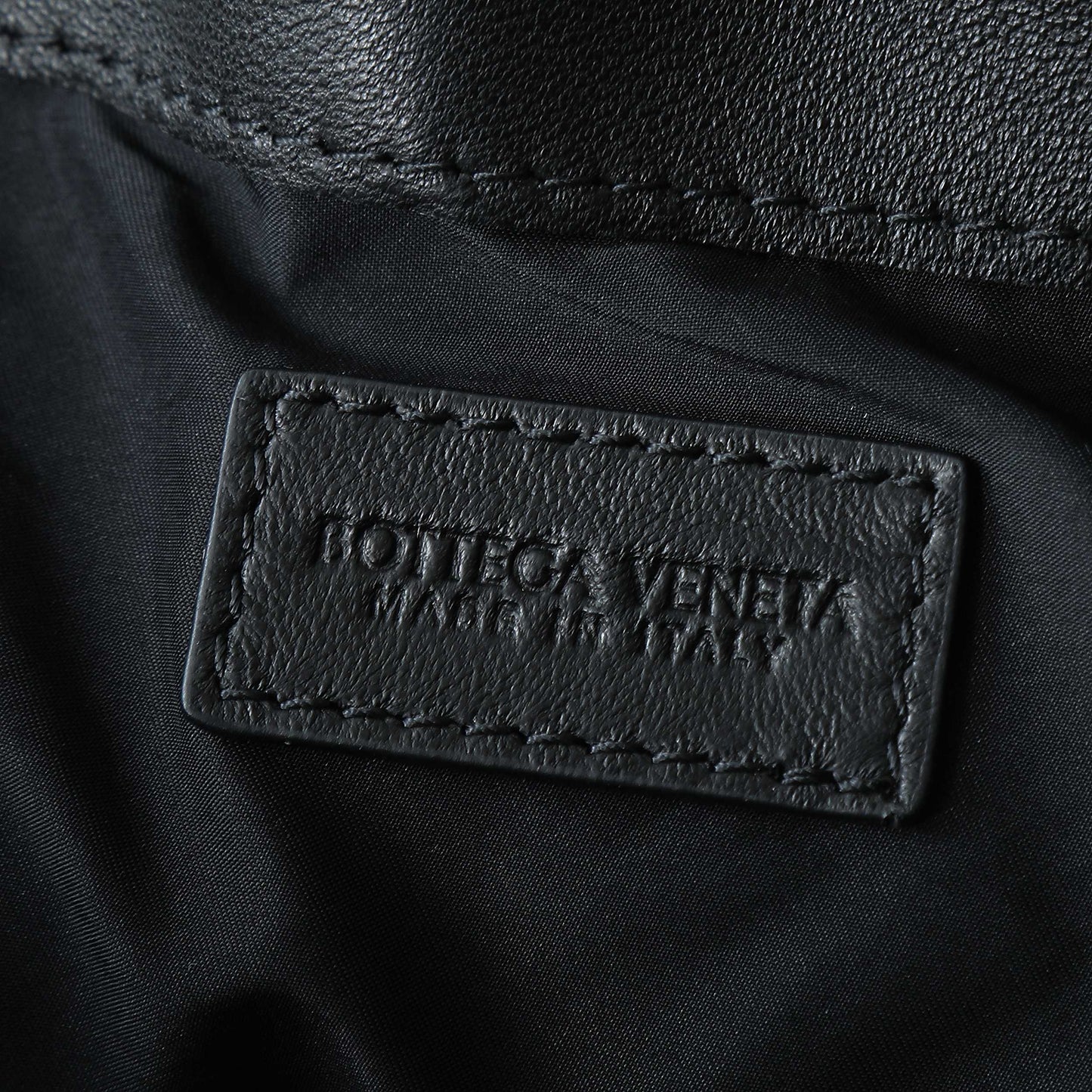 BOTTEGA VENETA 25S DUSTBAG NOTTE 33 IN BLACK CALFSKIN GOLD HARDWARE