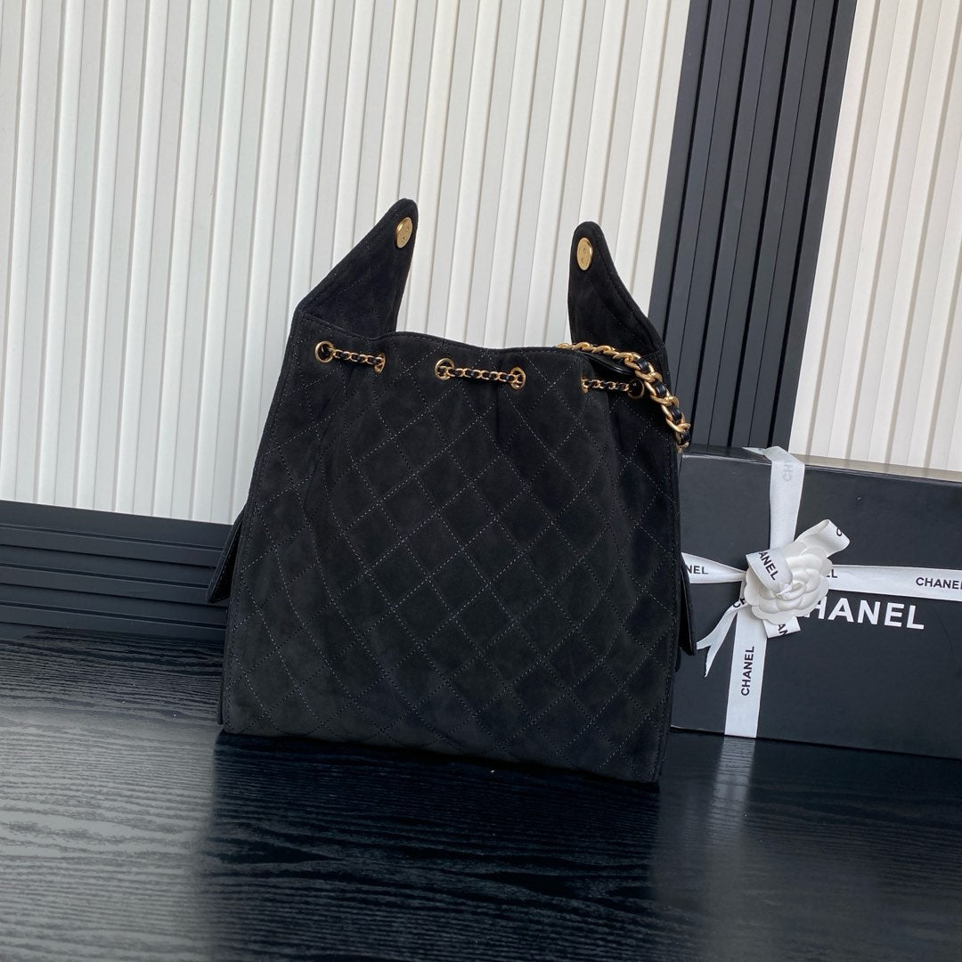 MEDIUM HANDBAG 40 IN BLACK SUEDE GOLD HARDWARE