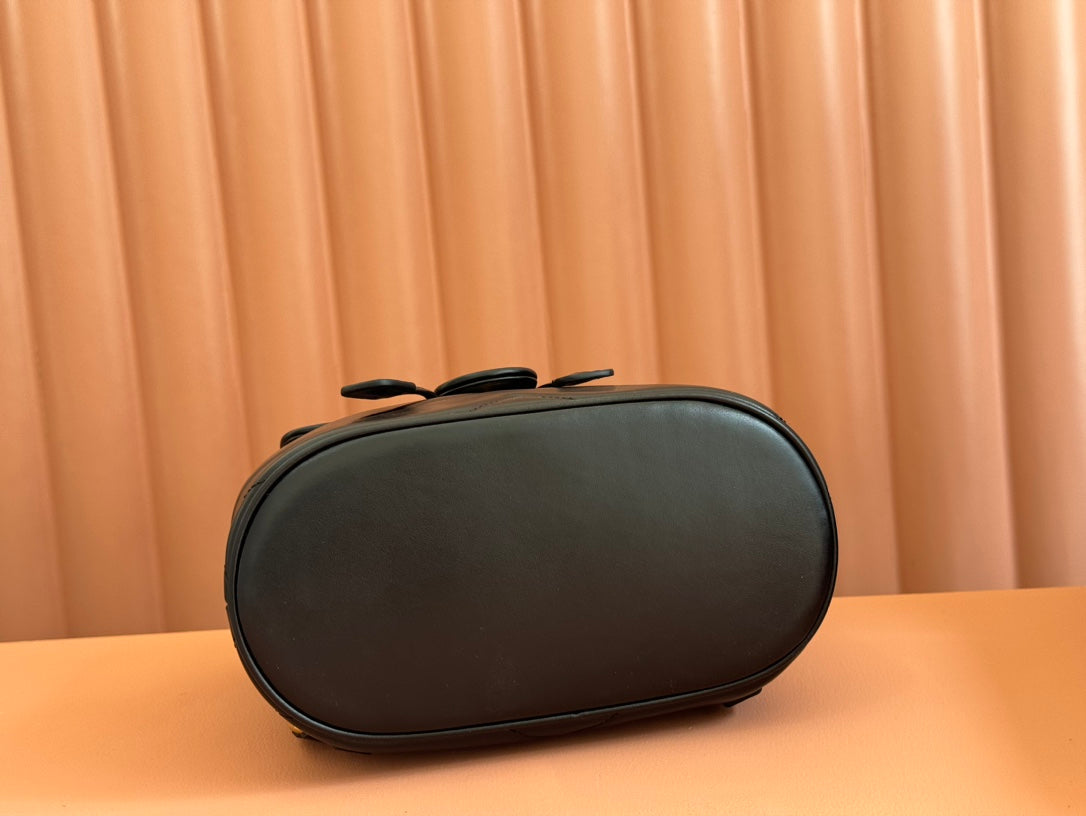 MARMONT BACKPACK 20 IN BLACK CALFSKIN GOLD HARDWARE