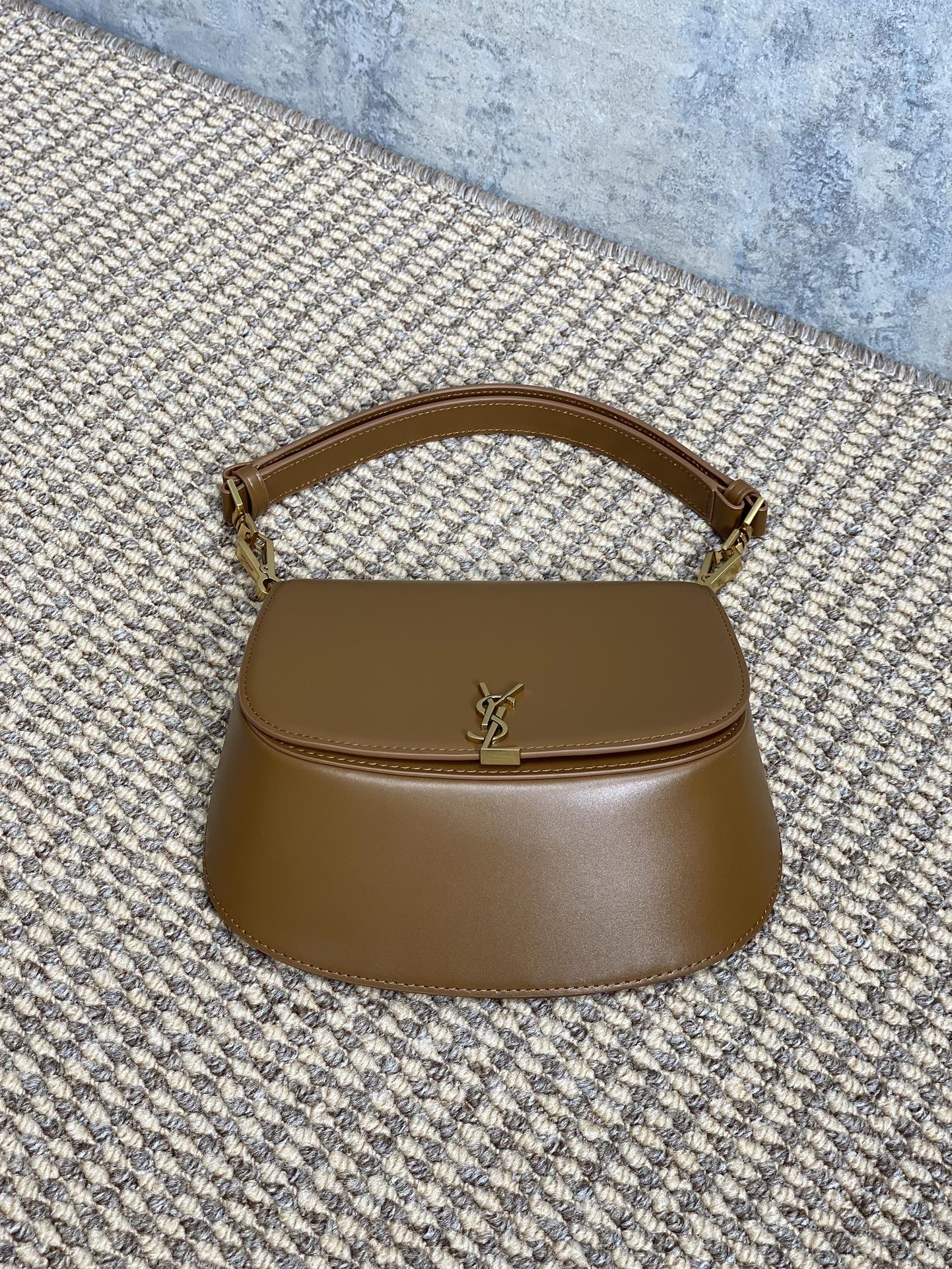 VOLTAIRE TOP HANDLE IN BOX 21 IN TAWNY BROWN CALFSKIN GOLD HARDWARE