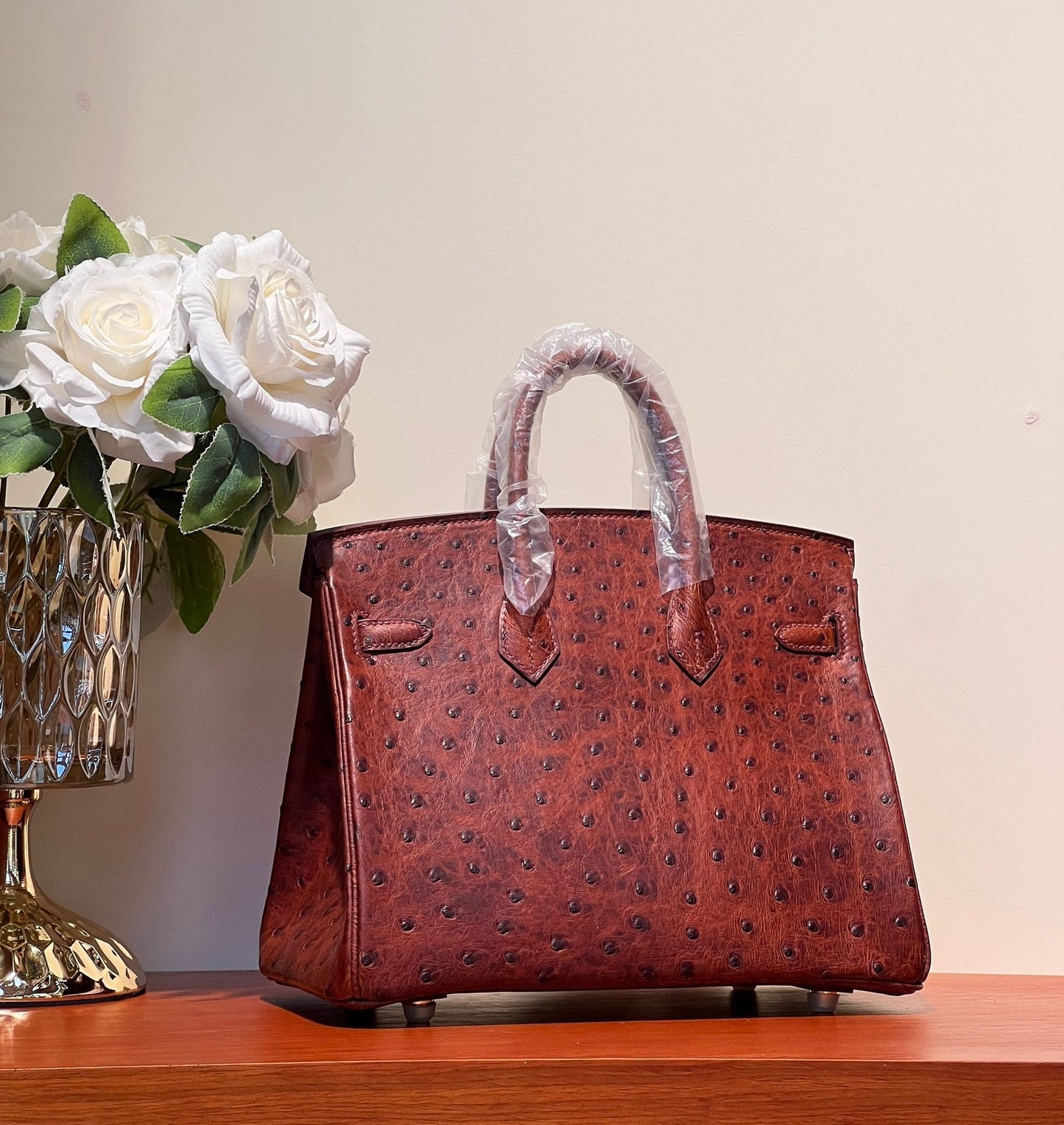KELLY SELLIER 25 BAG IN BERRY RED OSTRICH LEATHER WITH GOLD HARDWARE (MADE-TO-ODER)
