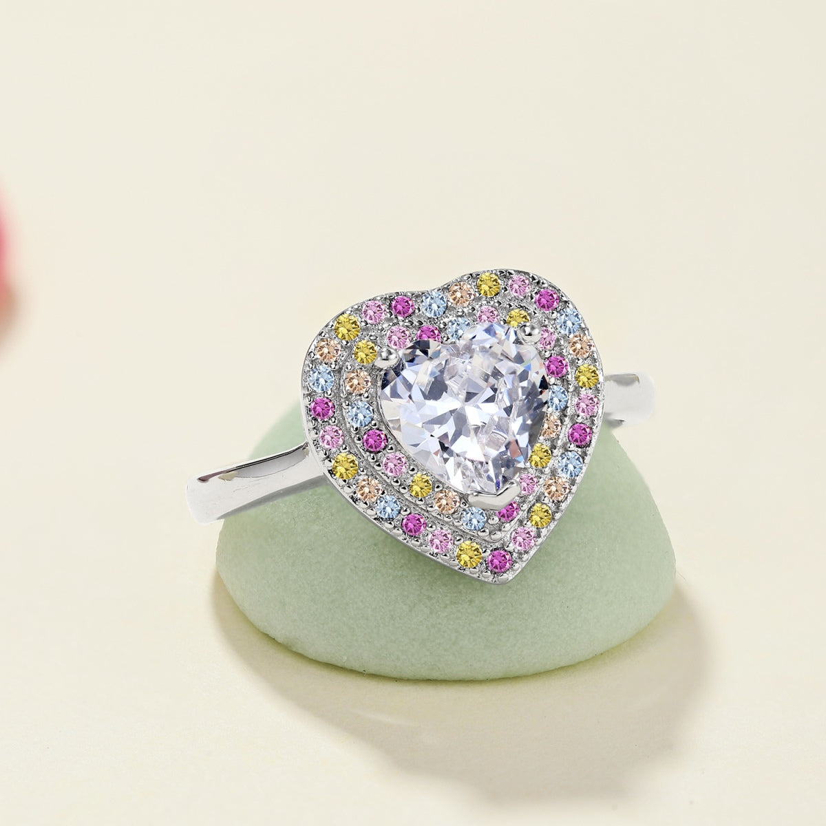 [AURORA]Delicate Ebullient Heart Shape Wedding Ring