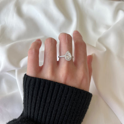[AURORA]1.0 Carat Luxurious Resplendent Water Drop Shape Wedding Ring