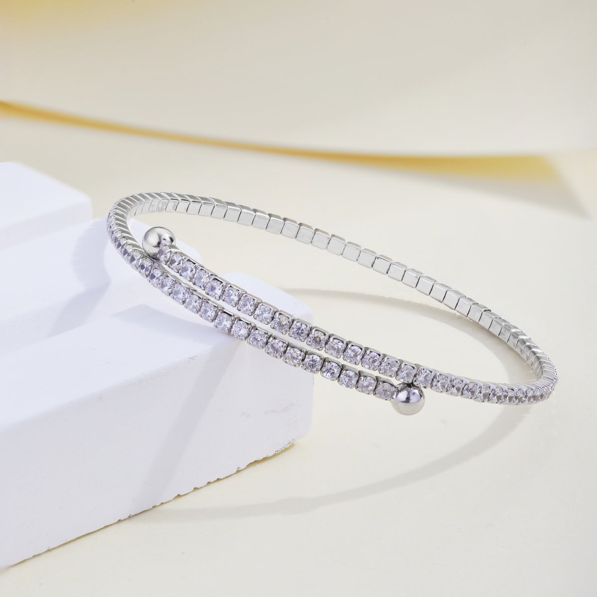 [AURORA]Row of Diamonds Round Fashion Bracelet
