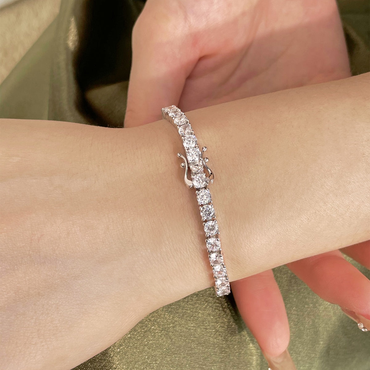[AURORA]Luxurious Ornate Round Cut Tennis Bracelet