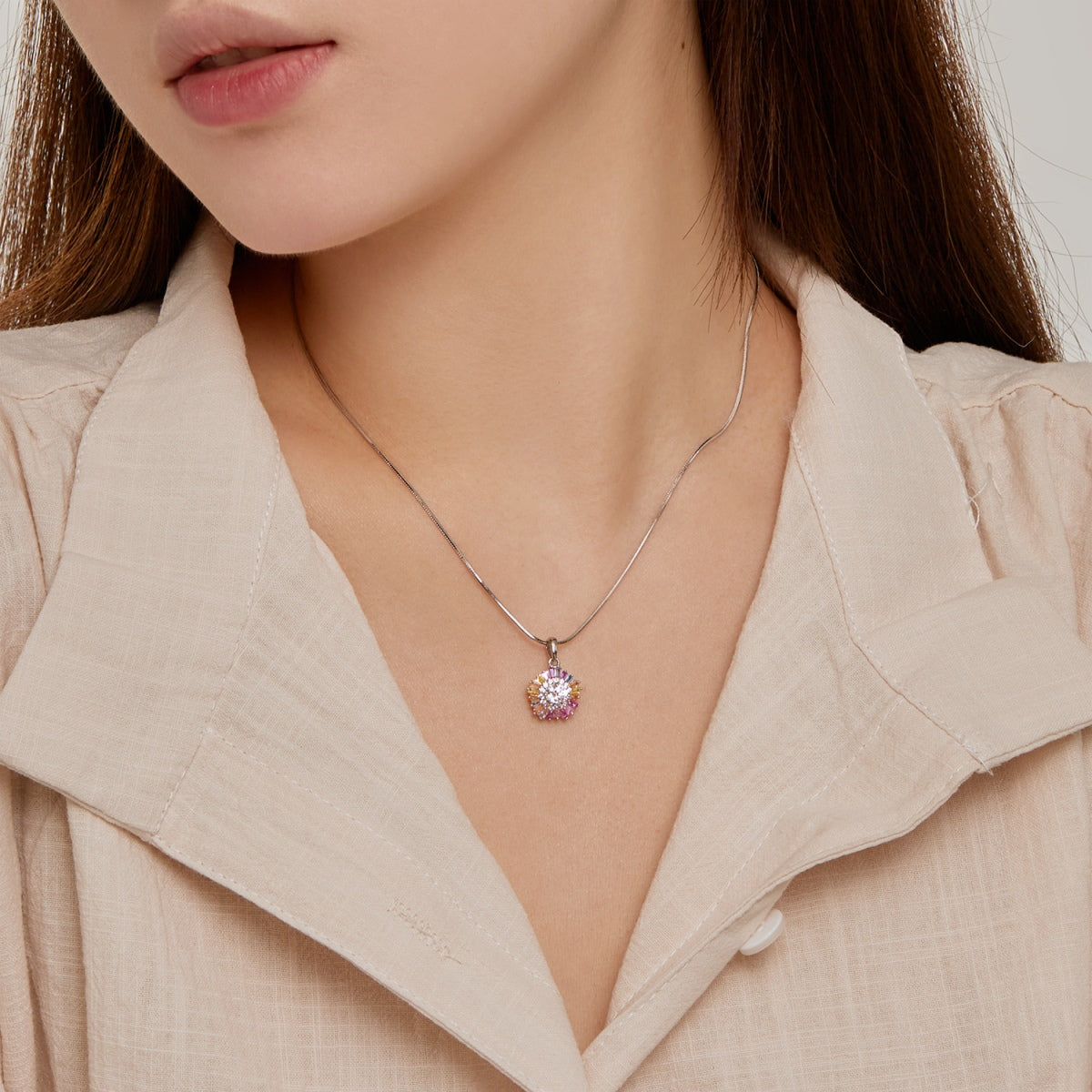 [AURORA]Enchanting Flower Colored Diamond Necklace