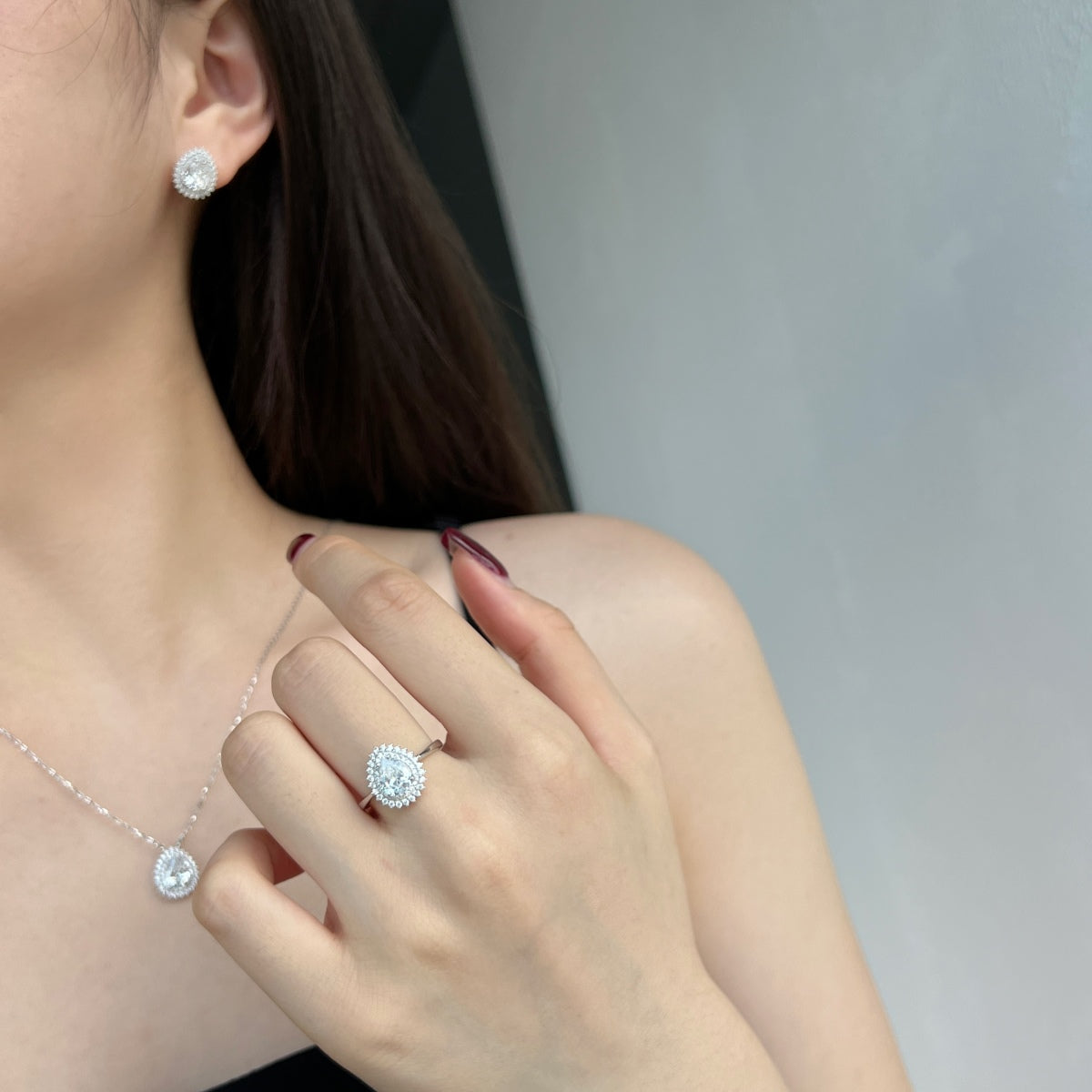 [AURORA]Delicate Gorgeous Pear Cut Daily Earrings