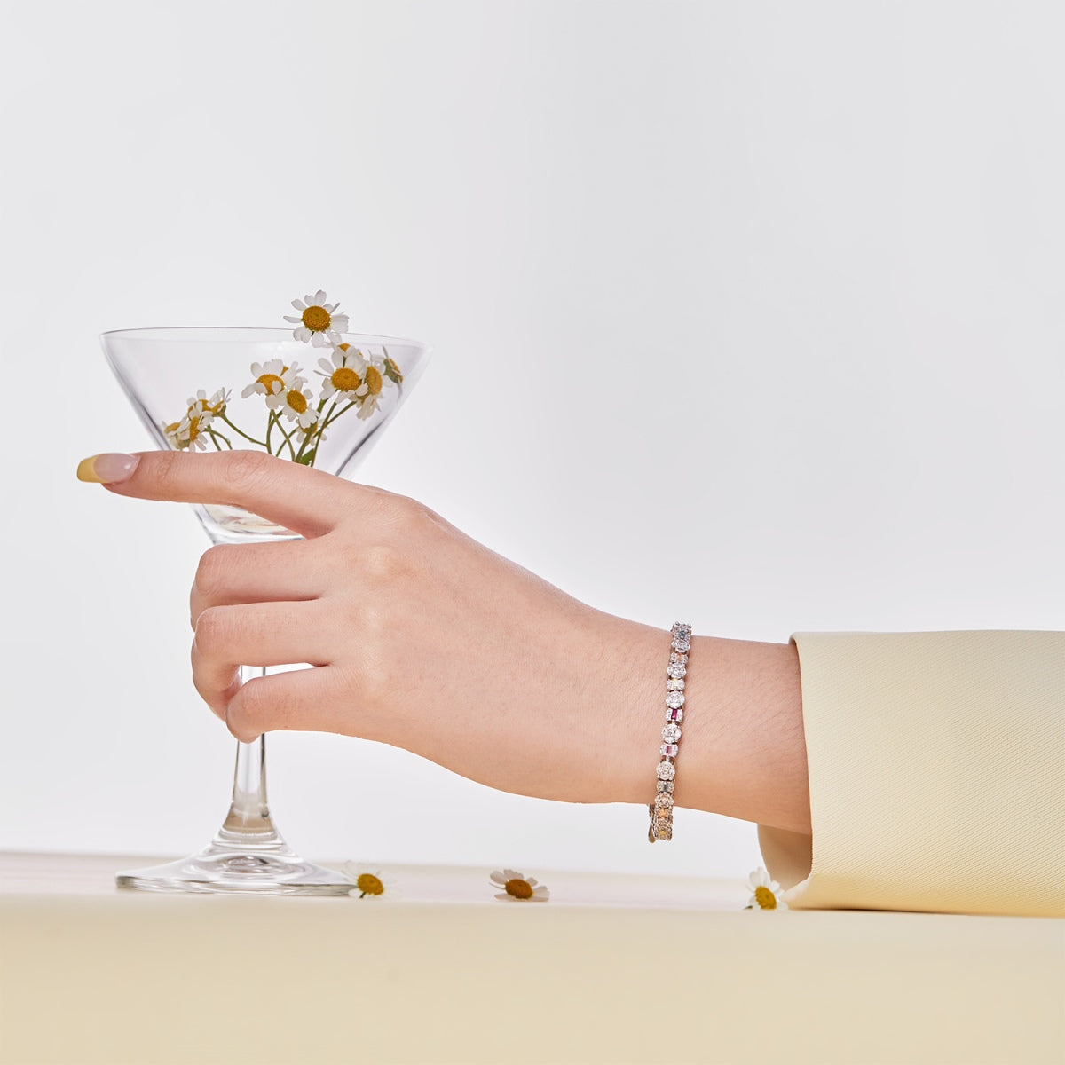 [AURORA]Dazzling Radiant Multi Cut Daily Bracelet