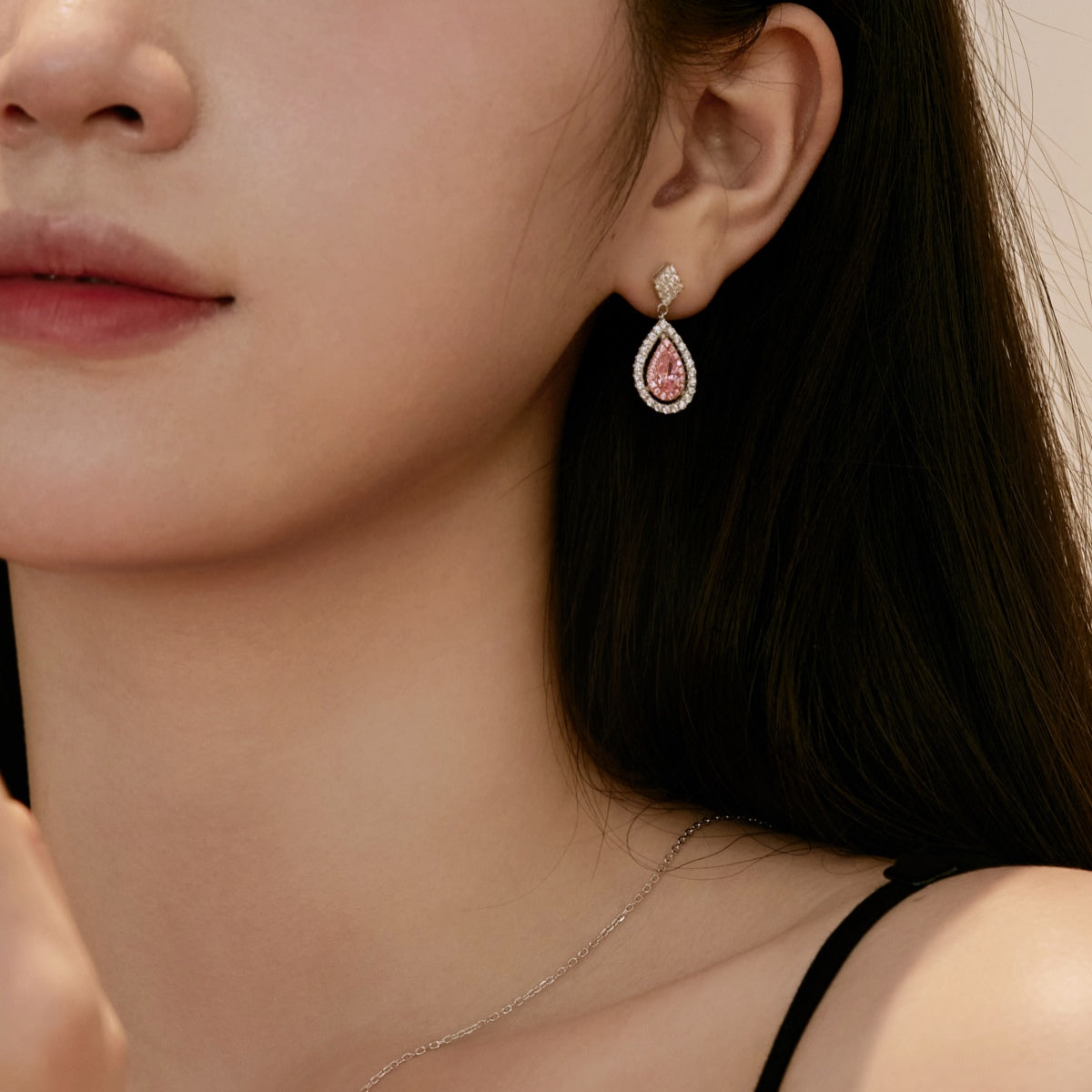 [AURORA]Ornate Delicate Water Drop Shape Banquet Earrings