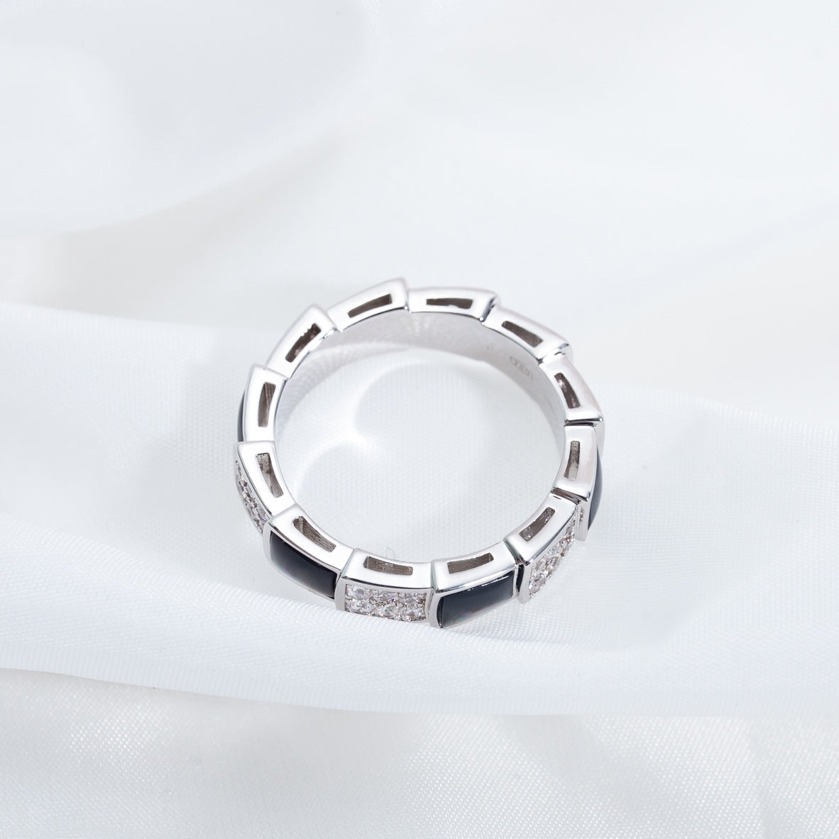 [AURORA]SERPENTI RING SILVER DIAMOND BLACK MOP 4MM