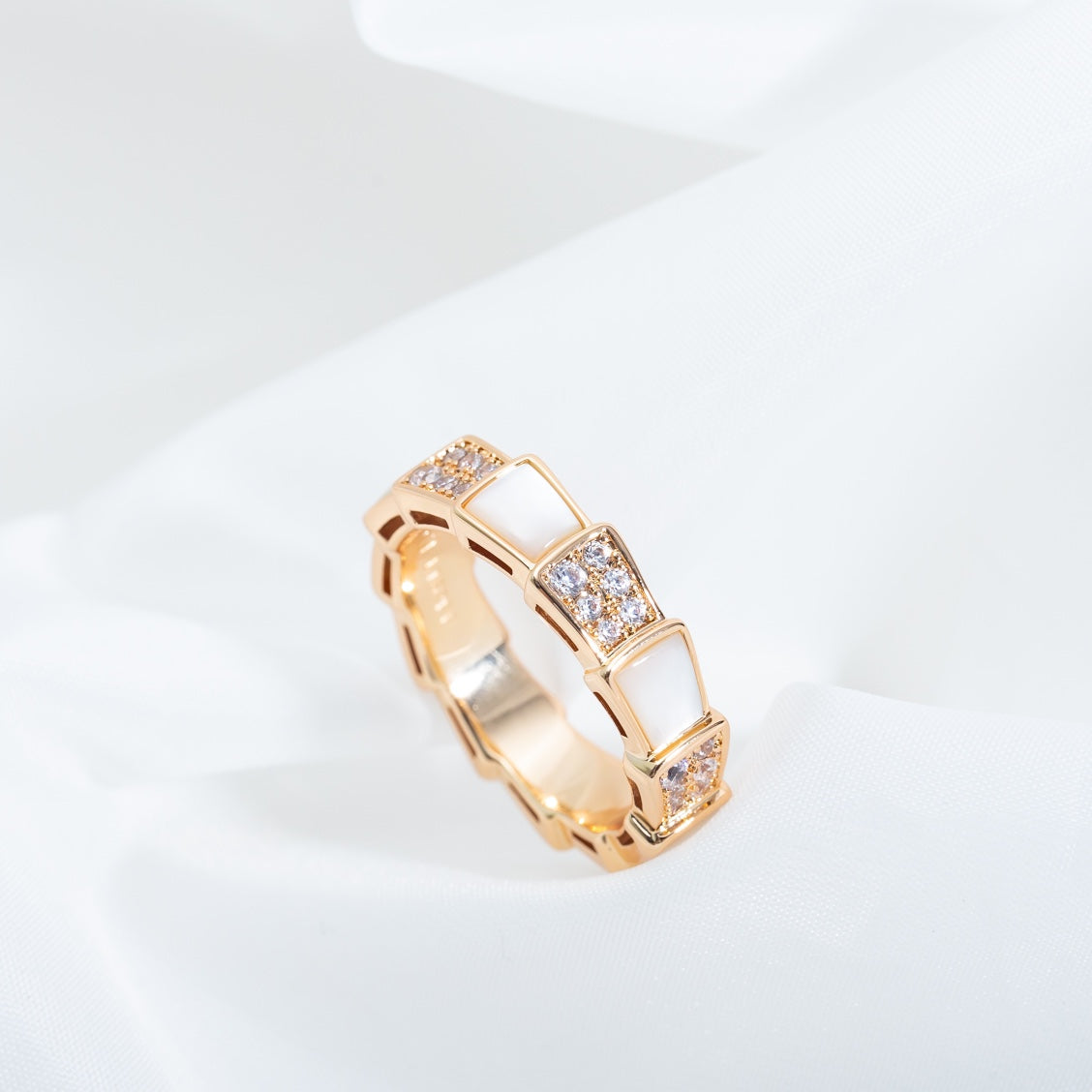 [AURORA]SERPENTI RING PINK GOLD MOP DIAMOND PAVED 4MM