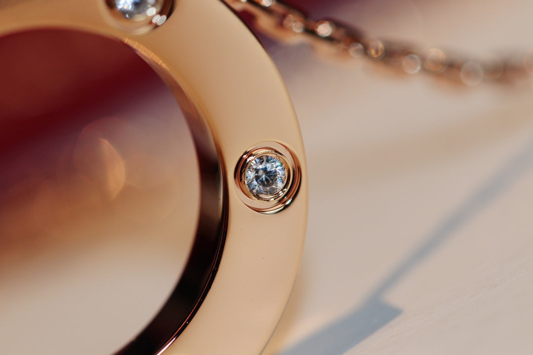 [AURORA]LOVE HALSKETTE 16MM 6 DIAMANTEN ROTGOLD