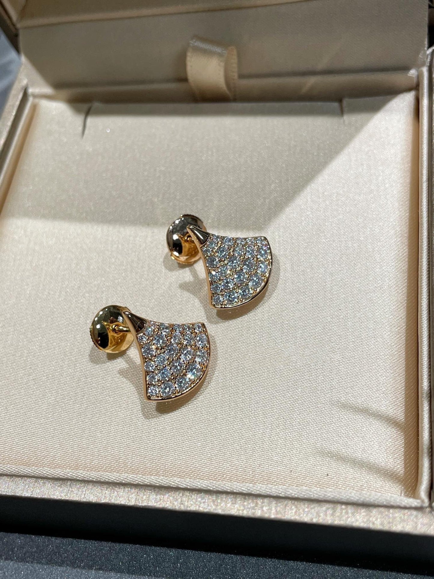 [AURORA]DREAM STUD EARRINGS DIAMOND