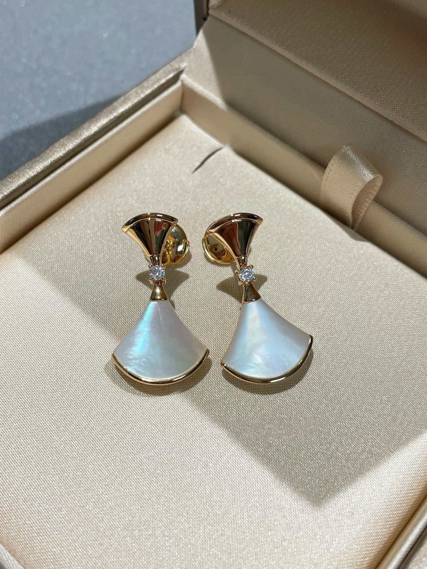 [AURORA]DREAM MOP 1 DIAMOND EARRINGS