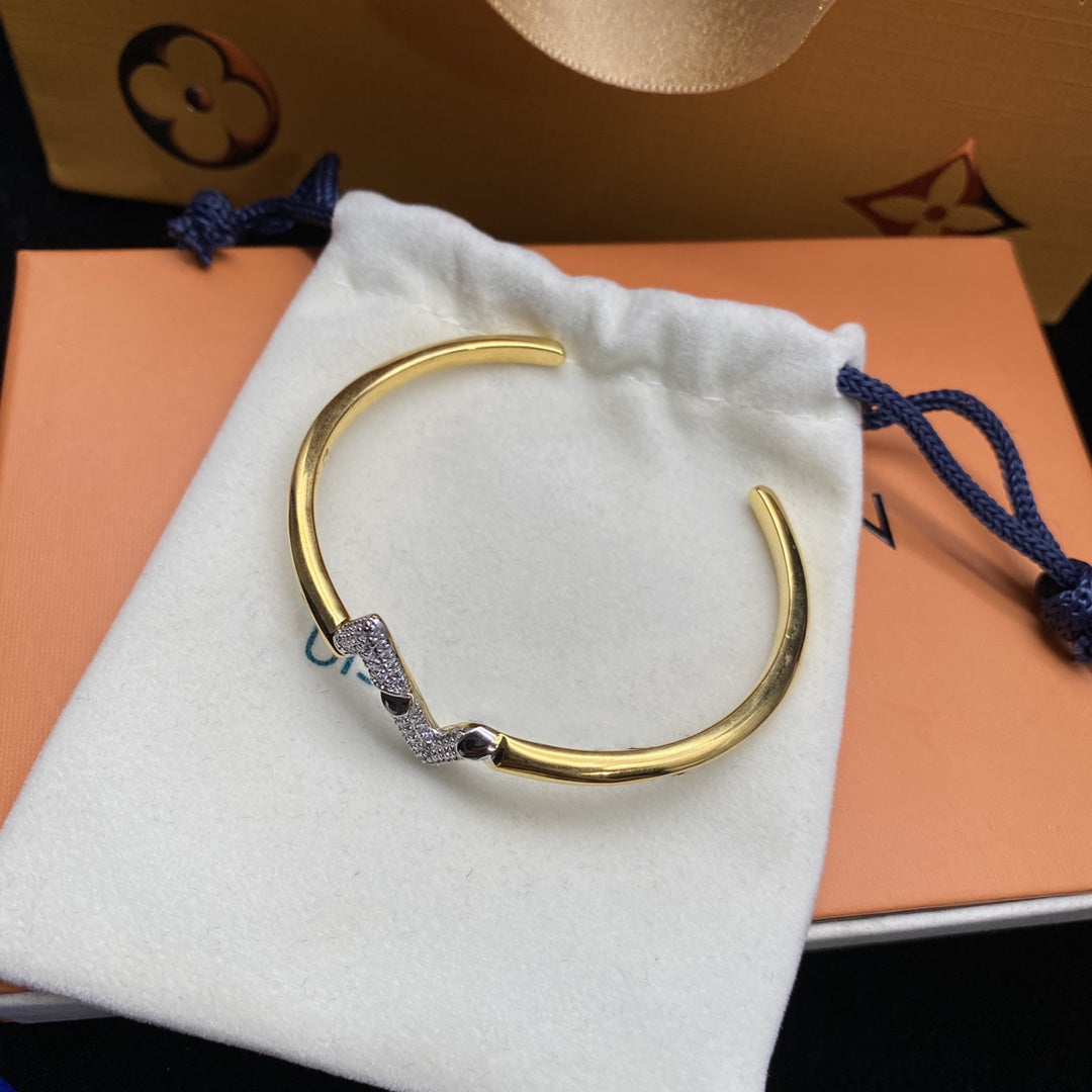 [AURORA]VOLTE UPSITE DOWN DIAMOND GOLD OPEN BRACELET