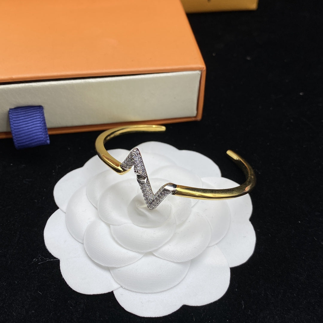 [AURORA]VOLTE UPSITE DOWN DIAMOND GOLD OPEN BRACELET