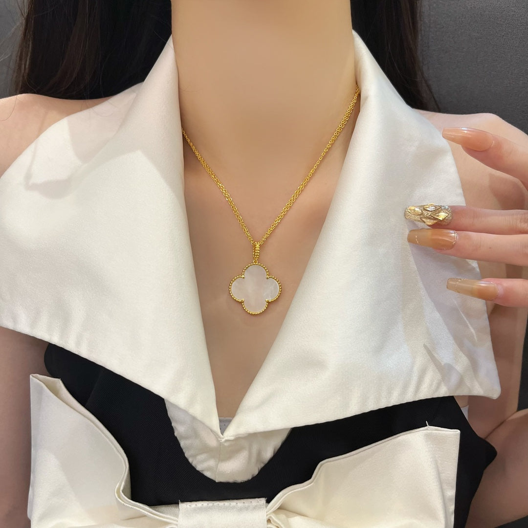 [basloveJW]クローバー 25mm モップ ラージペンダントネックレス