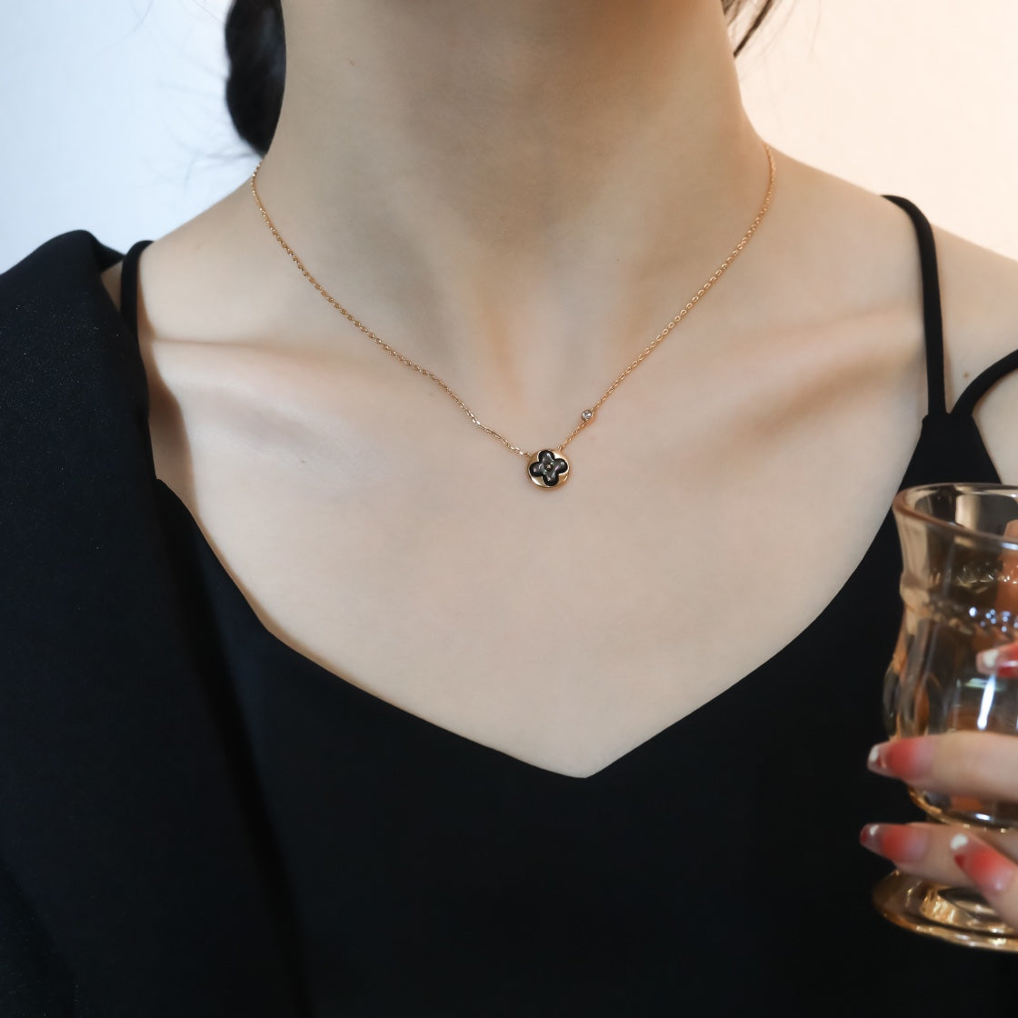 [AURORA]SUN PEDANT PINK GOLD 1 DIAMOND NECKLACE