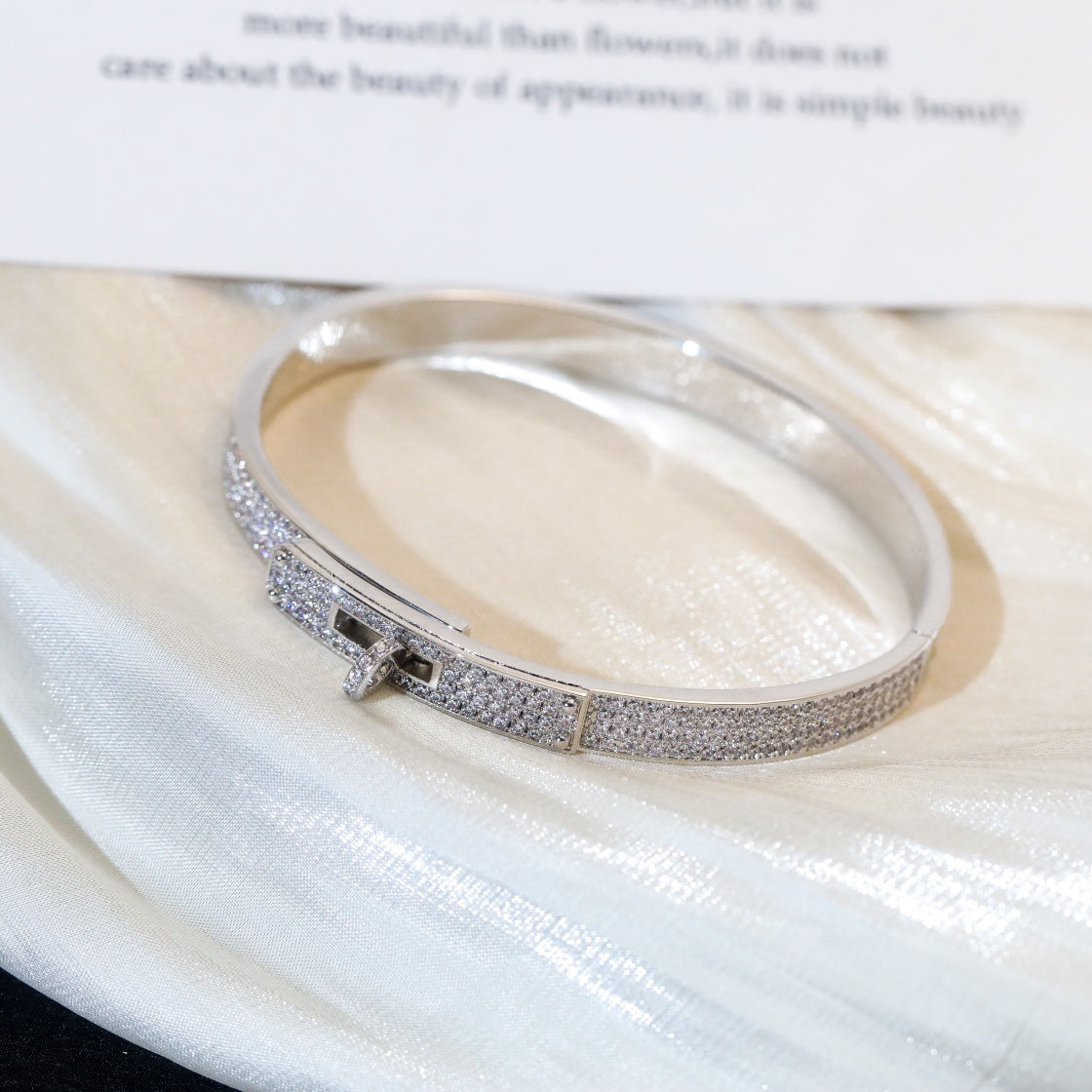 [AURORA]KELLY ARMBAND MIT DIAMANTEN 