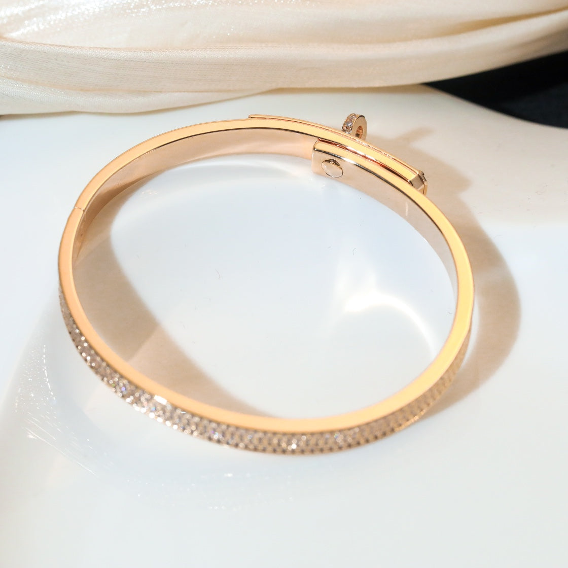 [AURORA]KELLY ARMBAND MIT DIAMANTEN 