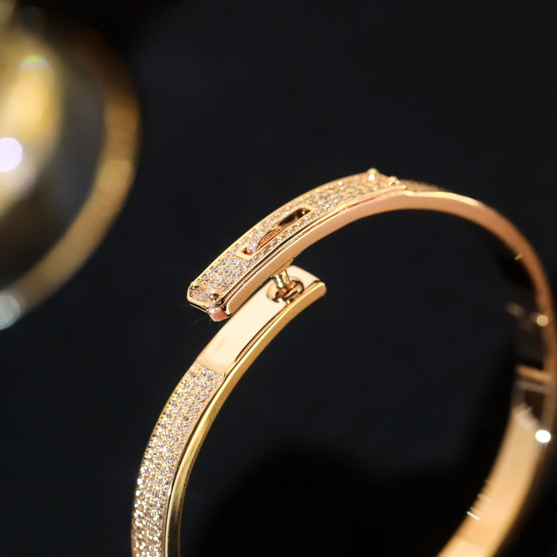 [AURORA]KELLY ARMBAND MIT DIAMANTEN 