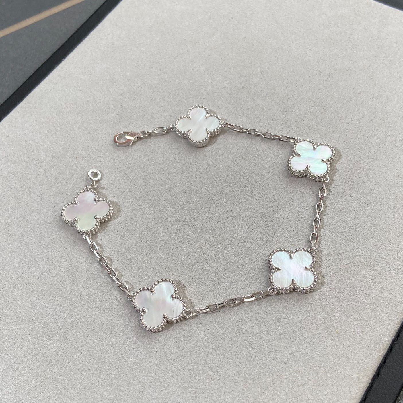 [AURORA]CLOVER SILVER MOP 5 MOTIF BRACELET