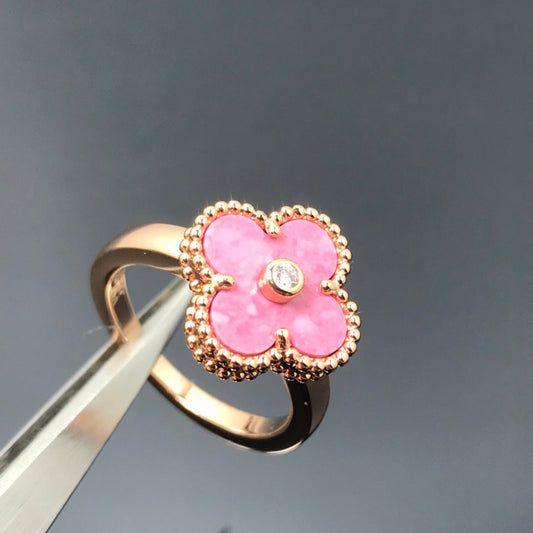 [basloveJW]Ring aus Rhodonit mit Kleeblatt-Motiv in Roségold