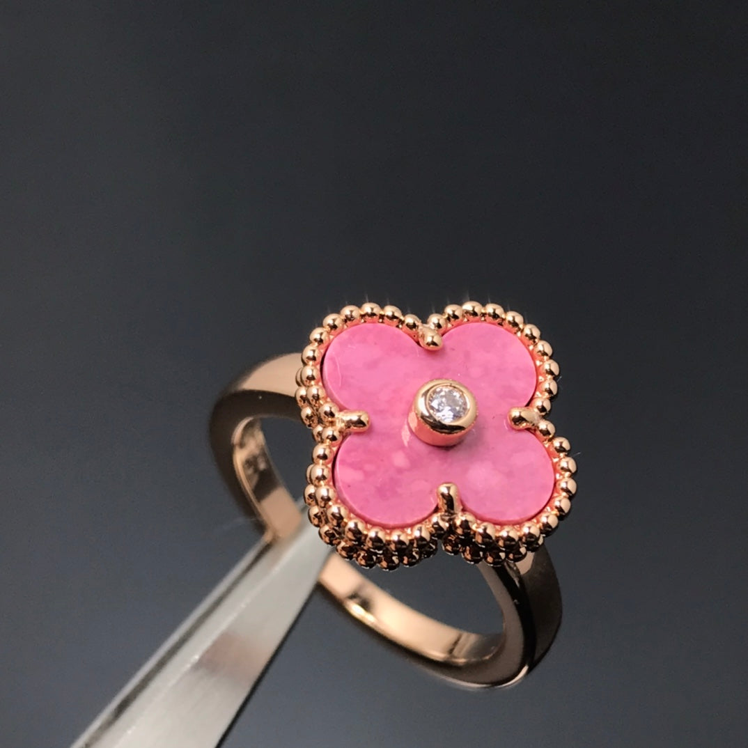 [basloveJW]Ring aus Rhodonit mit Kleeblatt-Motiv in Roségold
