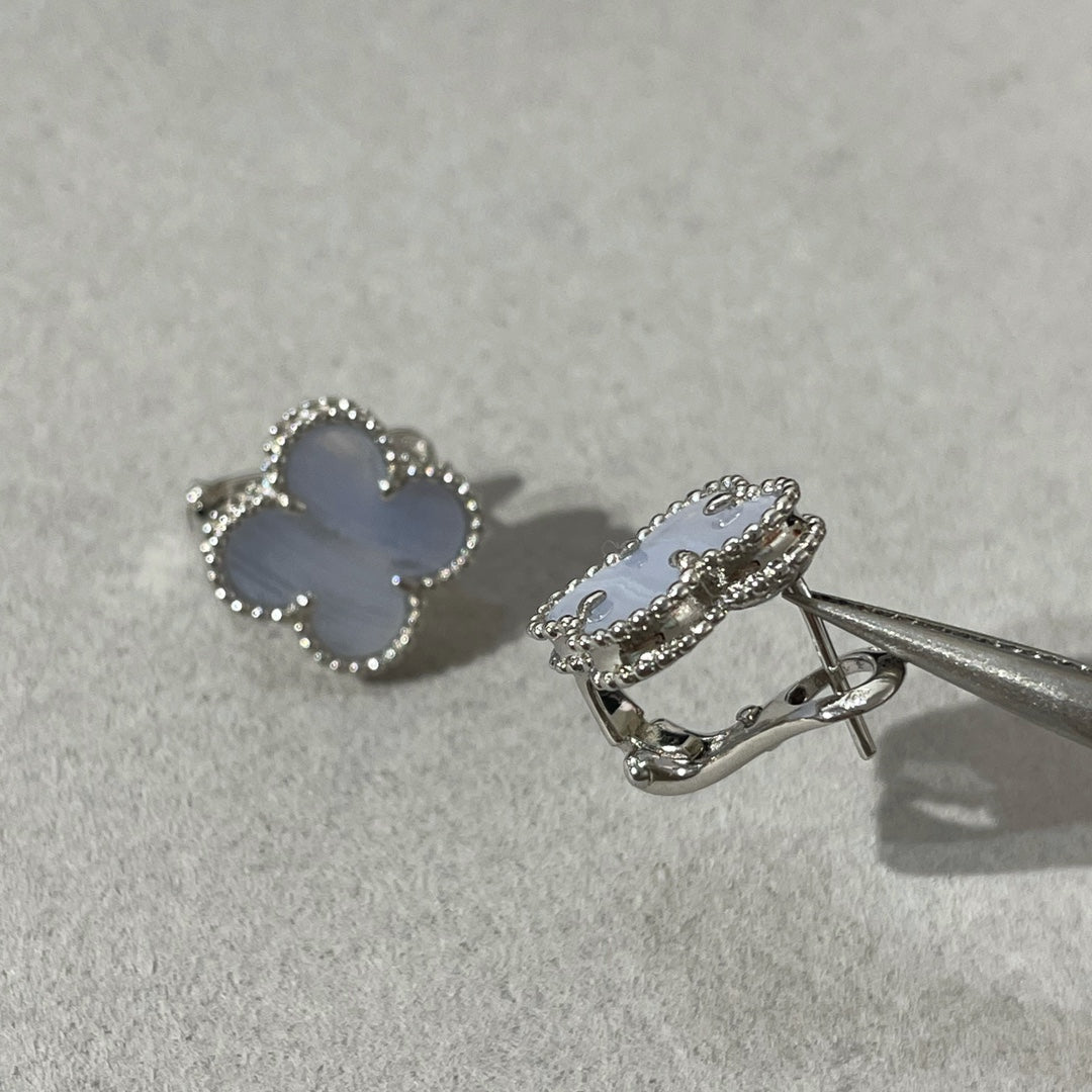 [basloveJW]Ohrstecker aus Silber mit Kleeblatt-Chalzedon