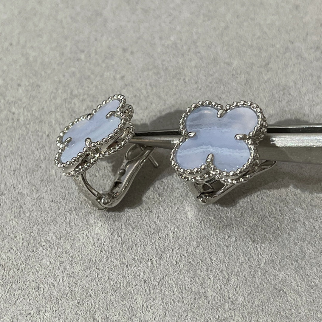 [basloveJW]Ohrstecker aus Silber mit Kleeblatt-Chalzedon