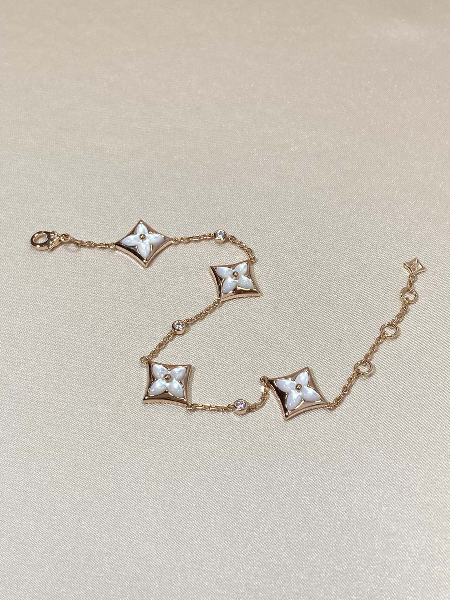 [AURORA] STAR 4 MOTIV MOP DIAMOND ROSÉGOLDARMBAND
