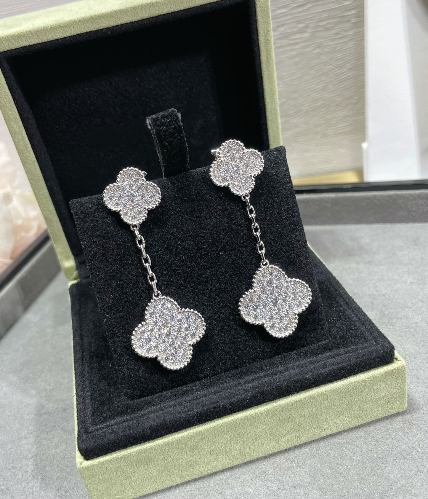 [basloveJW]Silberohrringe mit Kleeblattmotiv und Diamanten