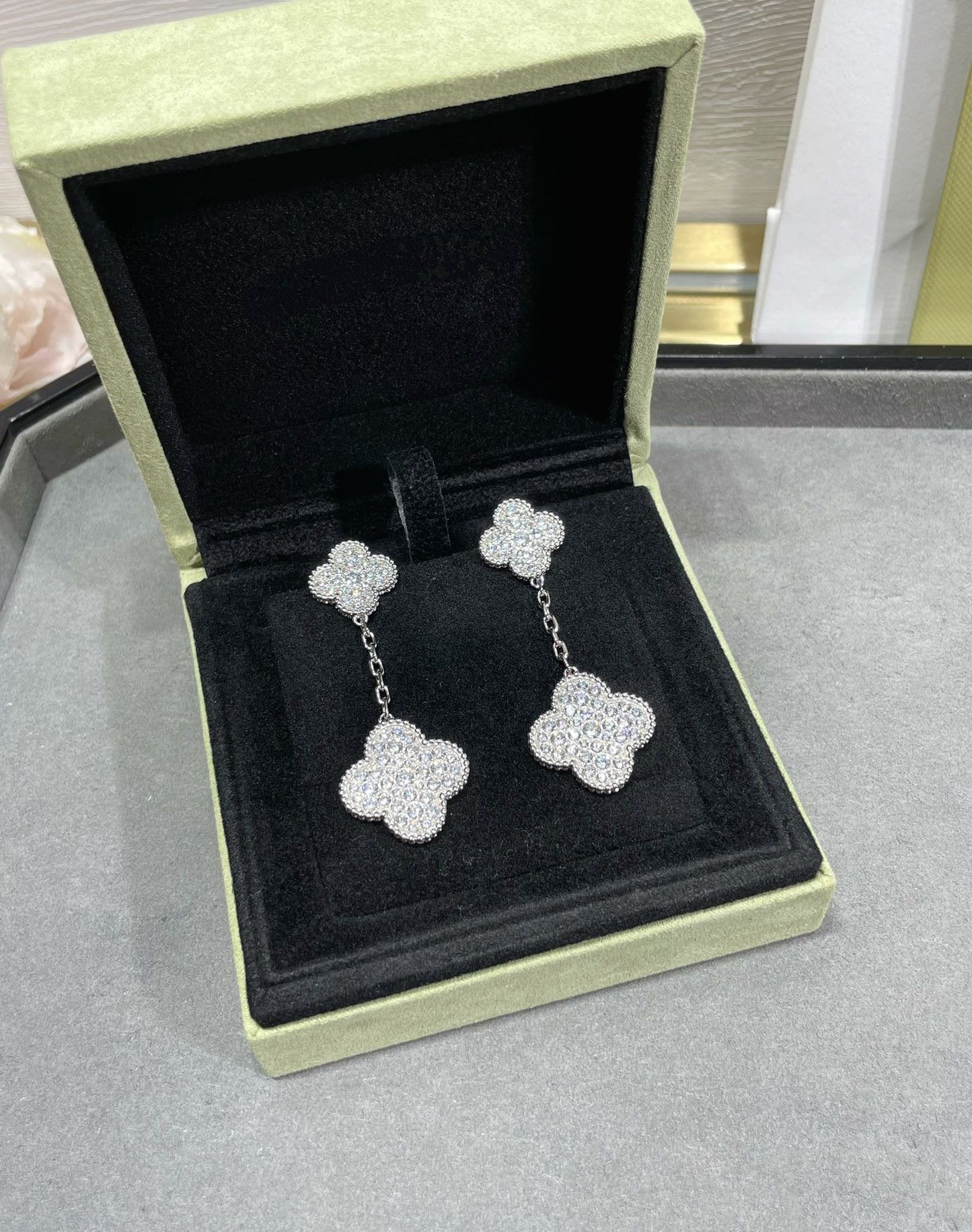 [basloveJW]Silberohrringe mit Kleeblattmotiv und Diamanten