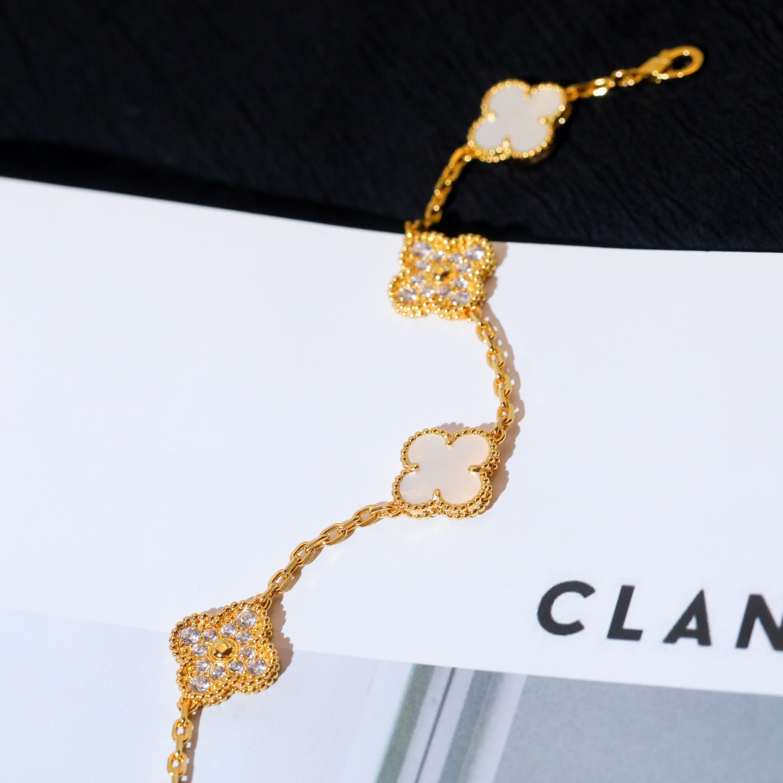 [AURORA]CLOVER BRACELET 5 MOTIF WHITE MOP DIAMOND
