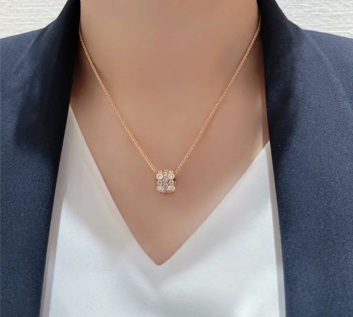 [AURORA]BEE LOVE DIAMOND PAVED 3 ROW NECKLACE