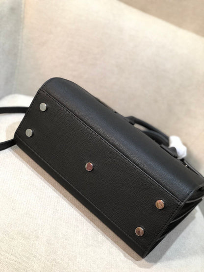 SAC DE 26 HANDBAG BLACK CALFSKIN