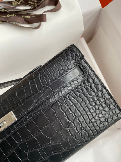 KELLY CUT 31 IN BLACK ALLIGATOR LEATHER WITH SILVER HARDWARE (MADE-TO-ODER)