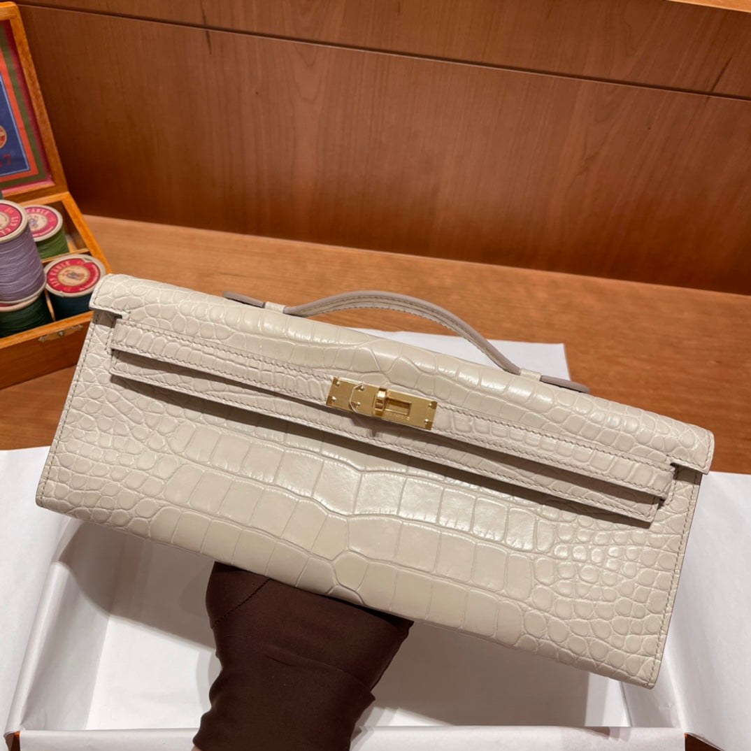 KELLY CUT 31 IN WHITE CREAM ALLIGATOR LEATHER WITH GOLD HARDWARE (MADE-TO-ODER)