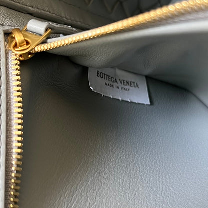 SMALL ANDIAMO 29 IN GREY LAMBSKIN