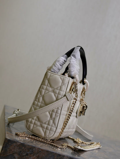 MINI LADY BAG 17 IN WHITE QUILTED MACROCANNAGE CALFSKIN BLACK STRAP