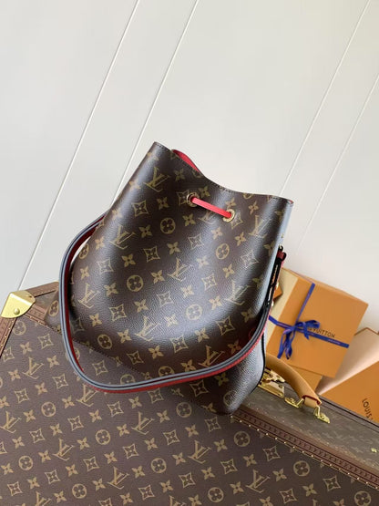 Classic Old Flower Red Bucket Bag