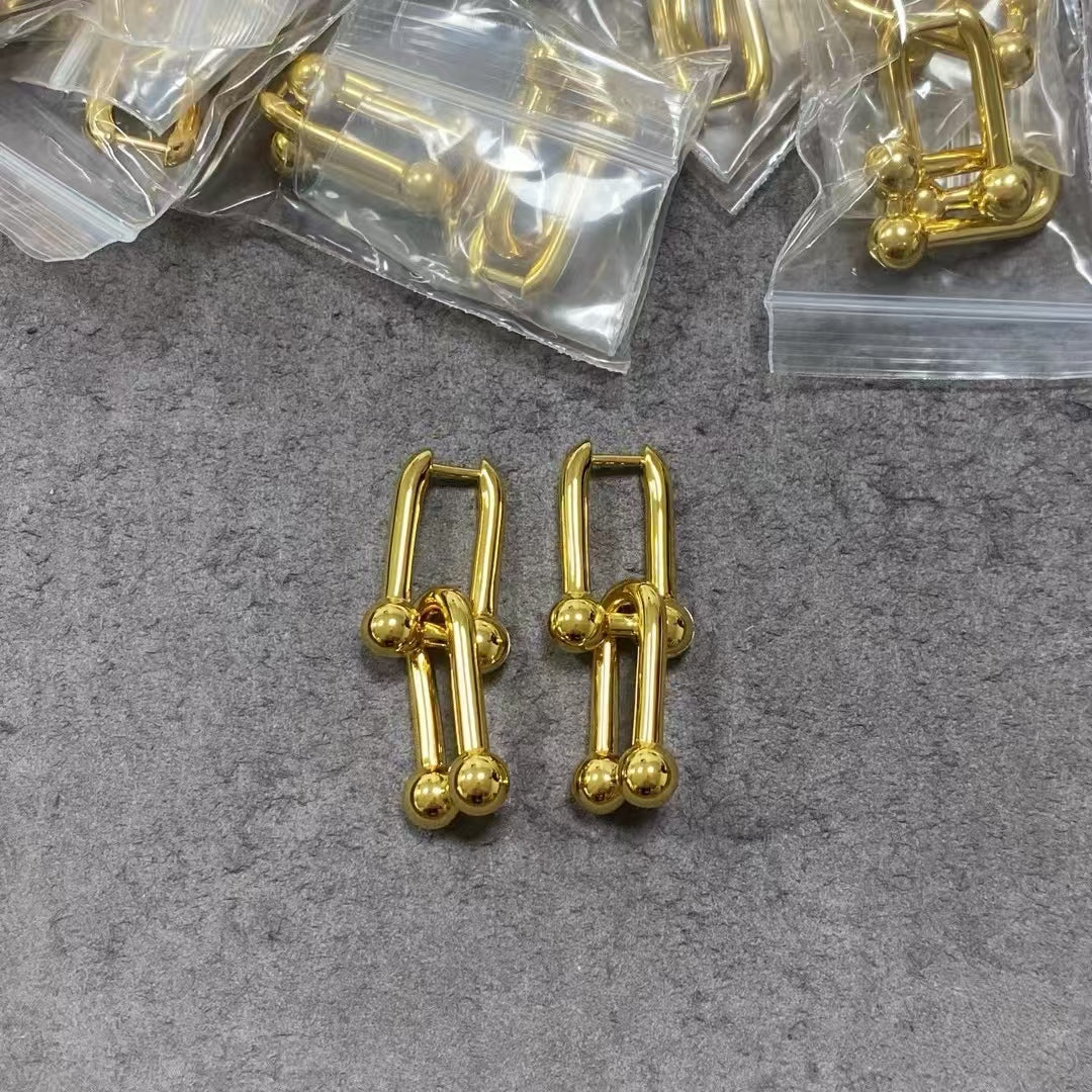 U-förmiger Haken-Ohrring mit Hufeisenverschluss, mittelgroß