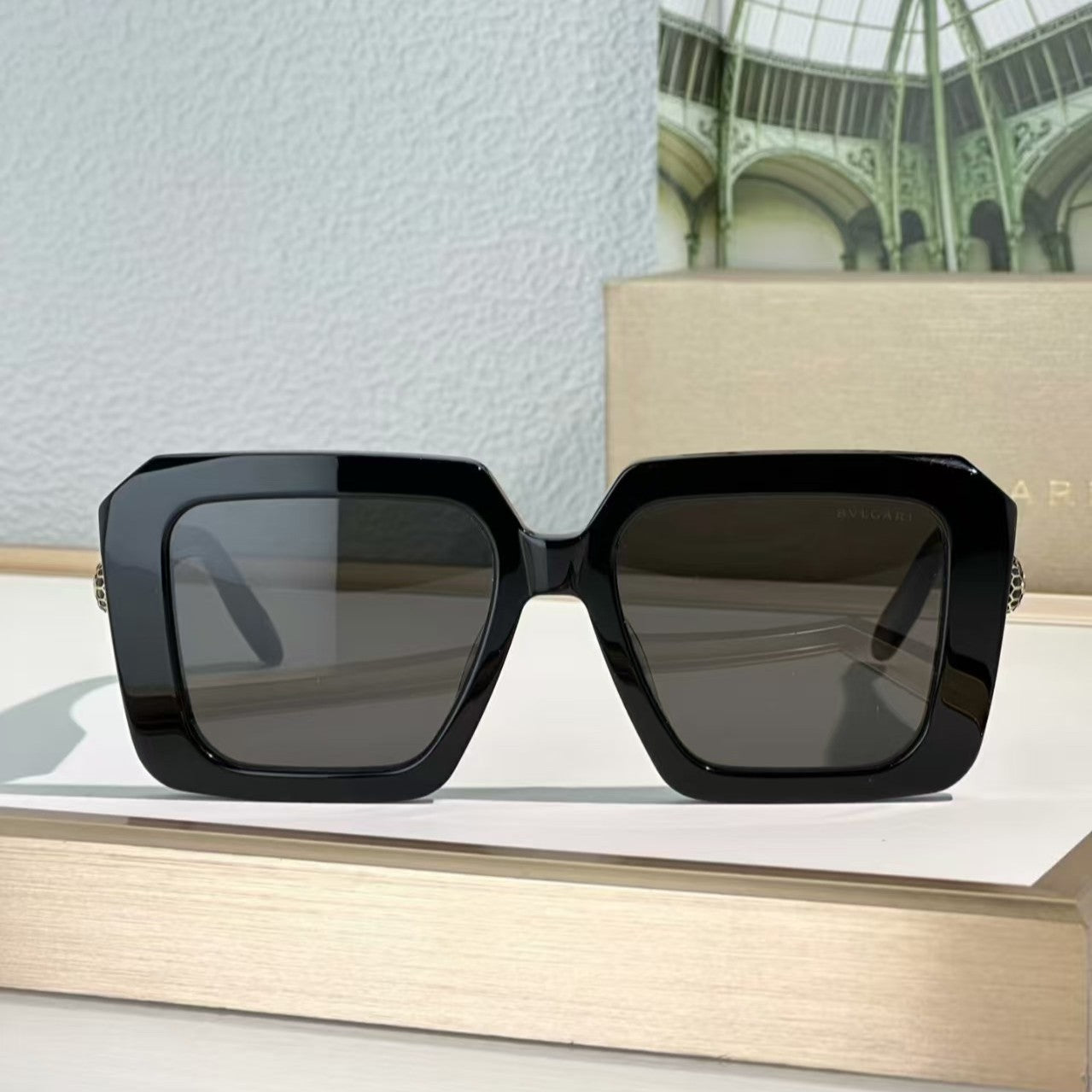 Square-framed Snake-patterned Black-rimmed Sunglasses