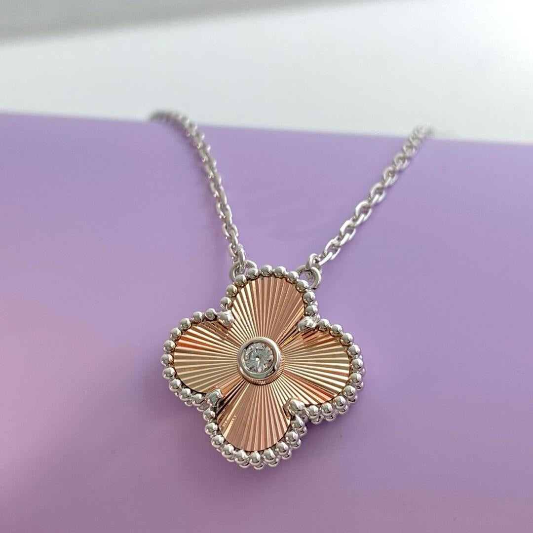 [basloveJW]CLOVER 15MM DIAMANT-LASER-HALSKETTE - WEIHNACHTEN 2024 SONDEREDITION