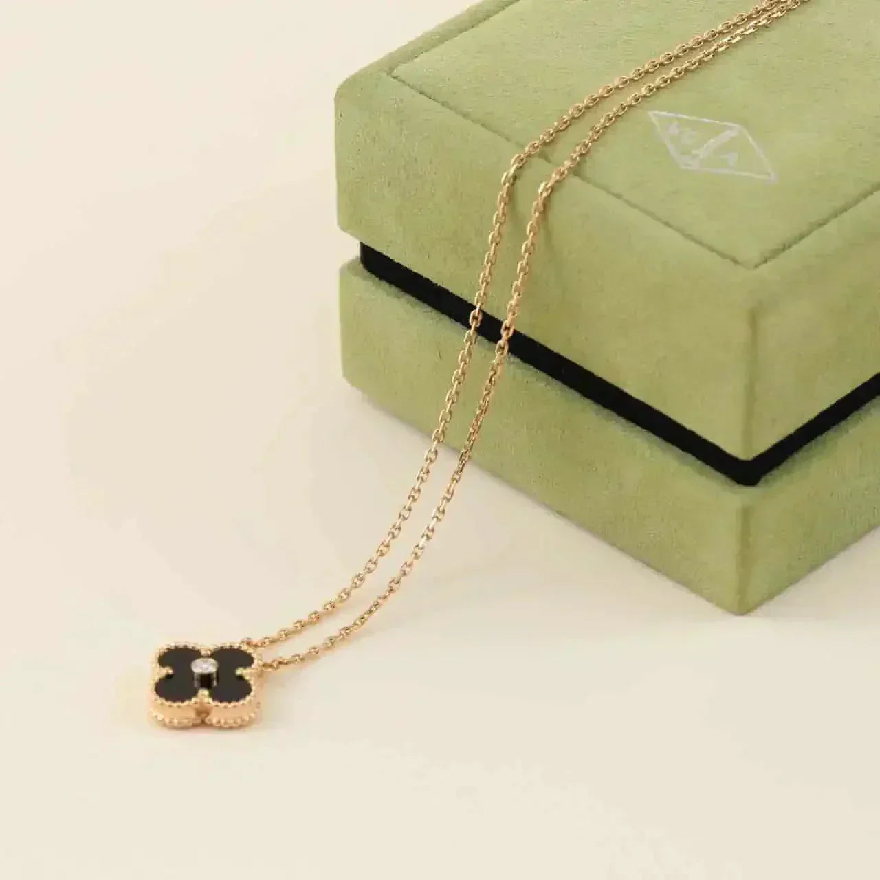 [basloveJW]CLOVER 15MM DIAMANT-ONYX-HALSKETTE