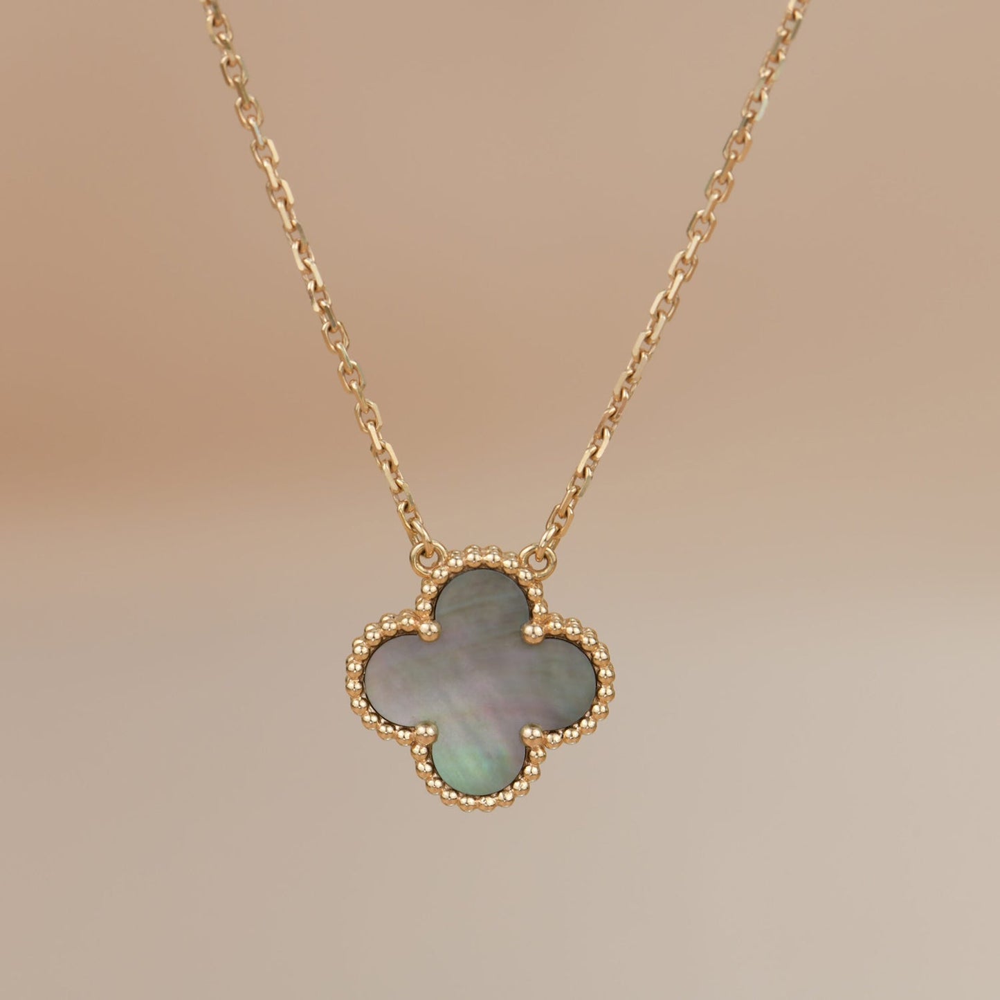 [AURORA]CLOVER 15MM  GRAY MOTHER OF PEARL NECKLACE