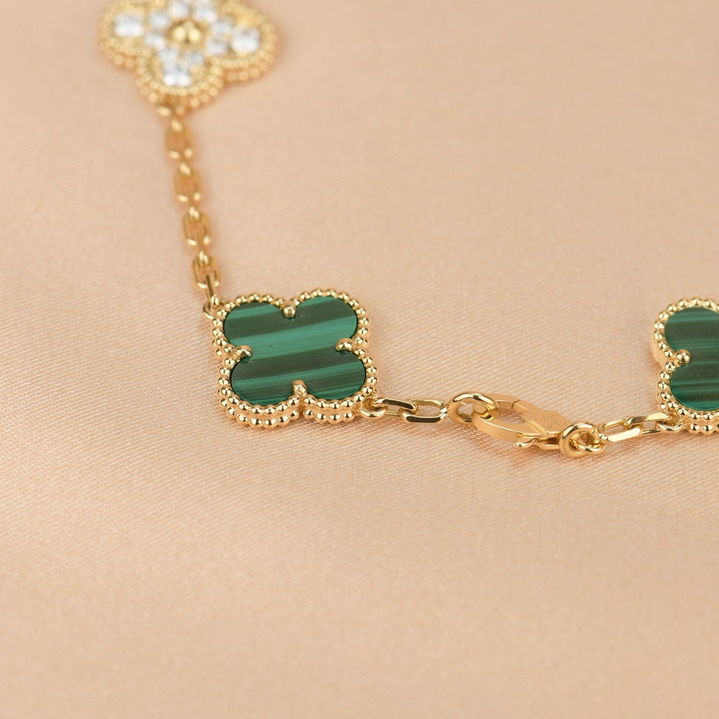 [AURORA]CLOVER  5 MOTIF MALACHITE DIAMOND BRACELET